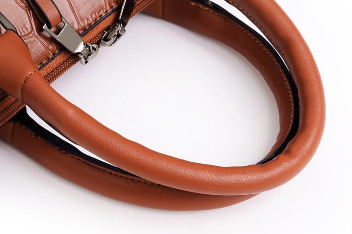 Madison™ | 4-Piece Crocodile Pattern Handbag