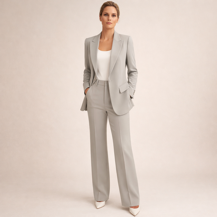 Mia™ | Elegant Expandable Suit