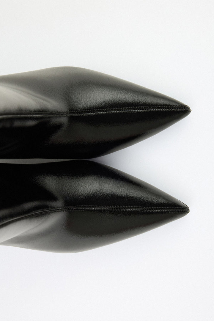 Aria Leather Ankle boots - Black